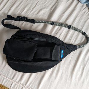 Kavu mini rope triangle bag